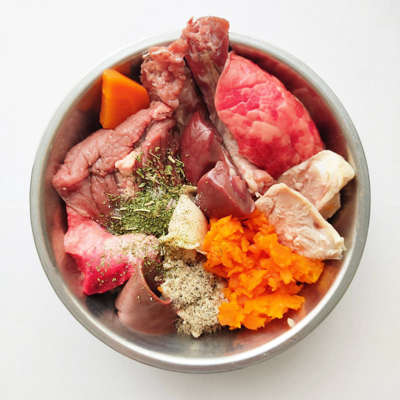 Миска с мясными частыми